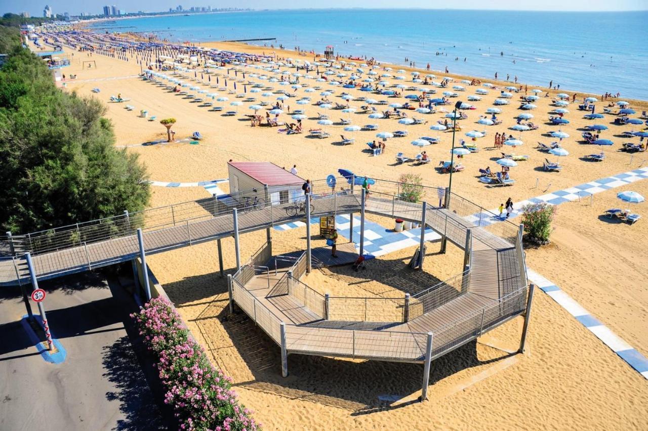 Residenza La Meridiana Lignano Sabbiadoro Exteriör bild