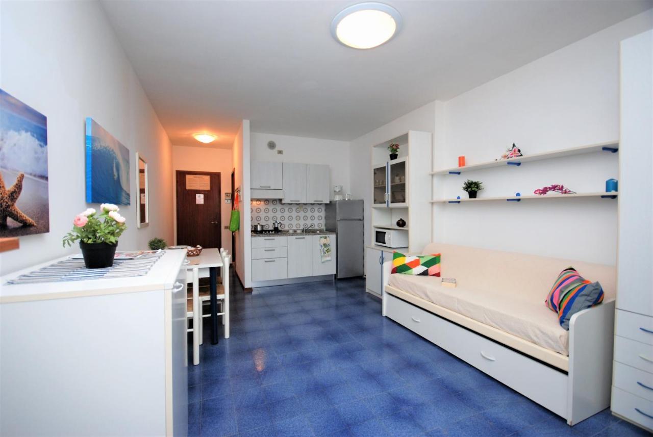 Residenza La Meridiana Lignano Sabbiadoro Exteriör bild