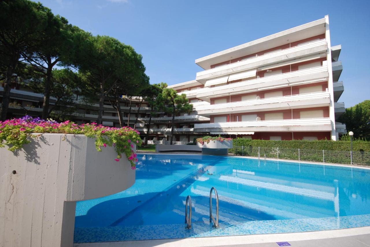 Residenza La Meridiana Lignano Sabbiadoro Exteriör bild